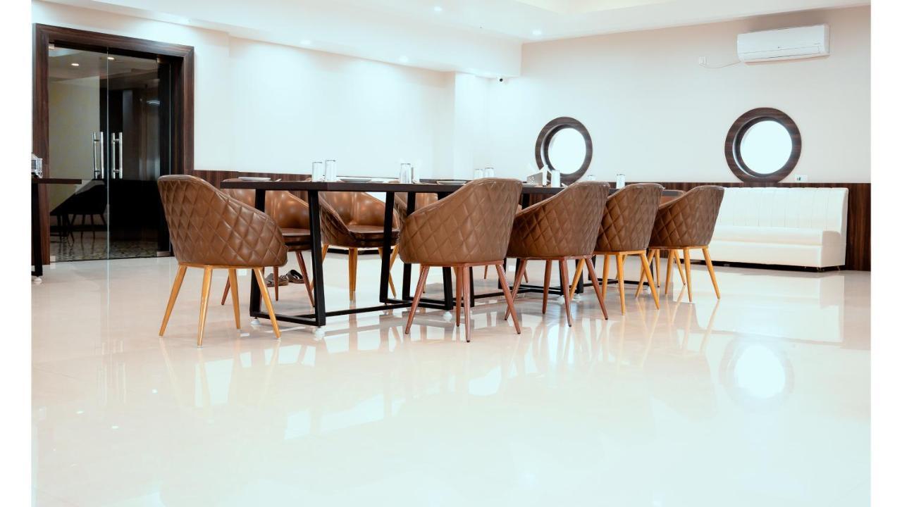 טארפית Hotel Dc Star מראה חיצוני תמונה