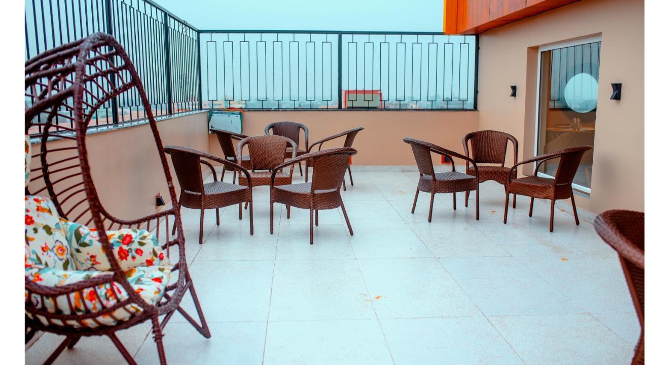 טארפית Hotel Dc Star מראה חיצוני תמונה